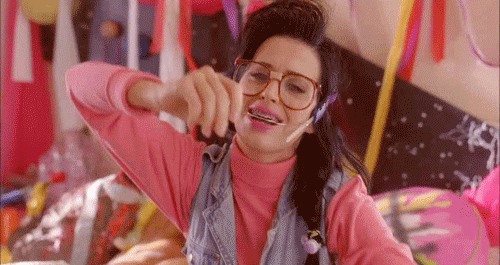 Geeky-Katy-Perry-Dancing-Music-Video.gif