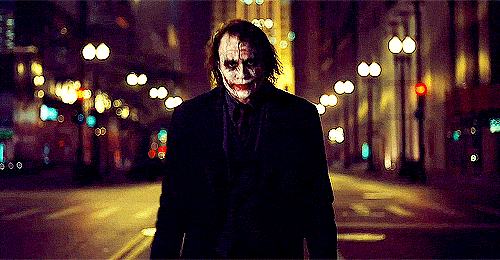 Joker-Tosses-Knife-to-Other-Hand-The-Dar