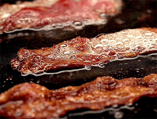 Bacon-Sizzling-Cinemagraph.gif